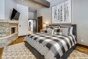 4 makuuhuonetta, silitysrauta/-lauta, ilmainen Wi-Fi, vuodevaatteet