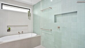 Shower - Coastal Living Swimming Pool (Blairgowrie)