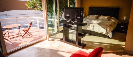 3 bedrooms, iron/ironing board, travel cot, free WiFi