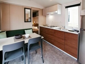 Dining - Beautiful apartment in villa for 4 people with A/C, pool, WIFI and terrace (Bibbona)