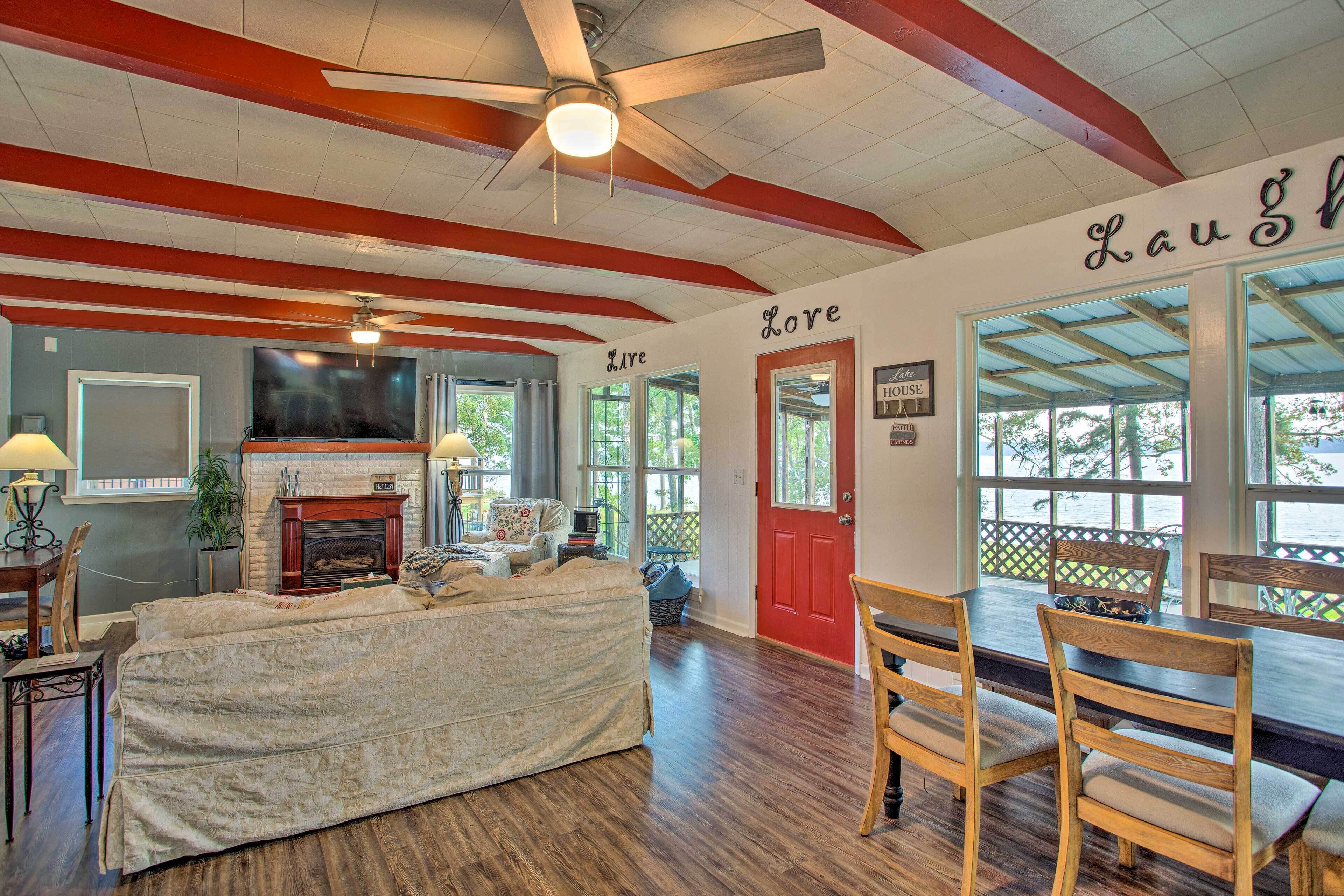 Cozy Cottage on Lake O’ The Pines w/ Lake Views!