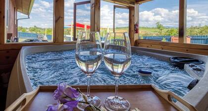 🌈Your Own Mini-GOLF☀️Private HOT TUB✔️No steep Rds✔️Pets