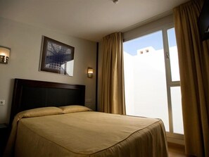 Room - Dona Lola (Seville)