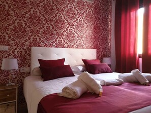 Room - Dona Lola (Seville)