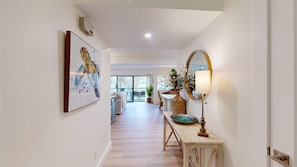 Interior - Large Three Bedroom Villa Overlooking the George Fazio Golf Course! (Hilton Head)