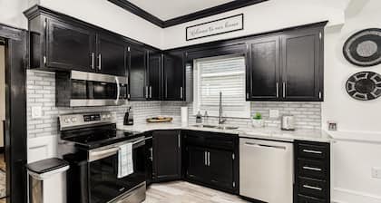 The Palm Luxury Craftsman House 3BR Free WiFi & Cable Lakw Hollingsworth