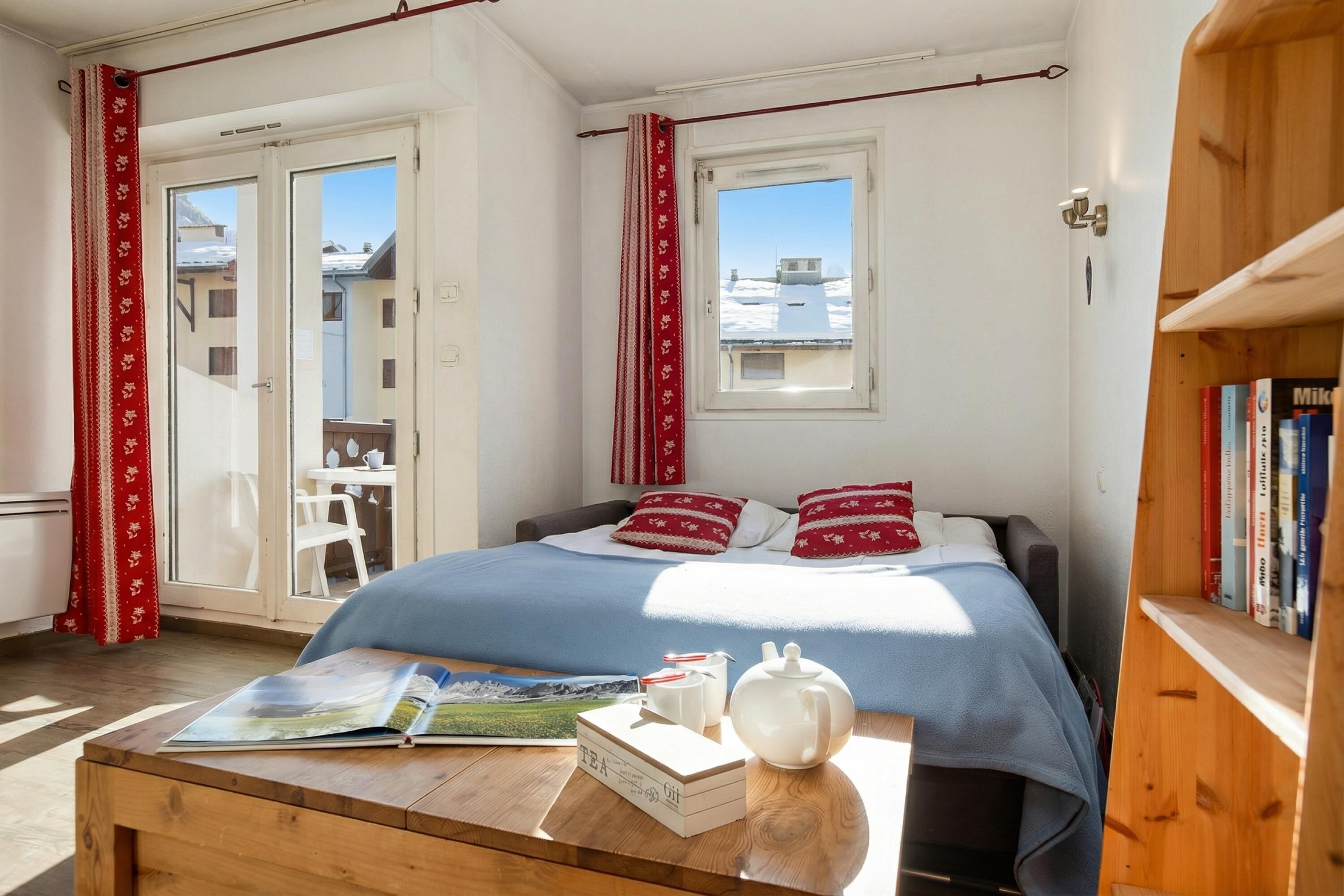 Een strijkplank/strijkijzer, gratis wifi, beddengoed