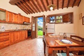 Fridge, oven, stovetop, dishwasher - Betulla C, San Gimignano, Italy (San Gimignano)