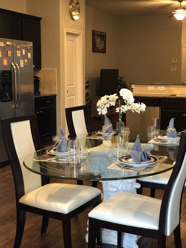 New modern, beautiful 3BR,2BA home near IAH airport, Woodlands &Downtown Houston