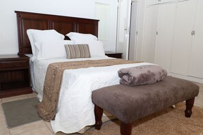 Family Apartment | 3 bedrooms, iron/ironing board, free WiFi, bed sheets - Eastlea 3-Bedroom Apartment (Harare)