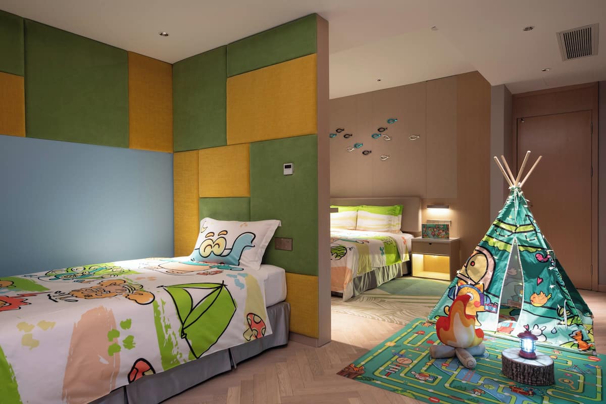 Suite estudio, 1 cama King size (Kids Theme) | 1 habitación, minibar, caja de seguridad en la habitación y escritorio