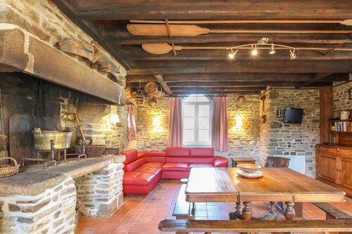 Charming house in the private park of Château de Boucéel / 12km Mont Saint Michel