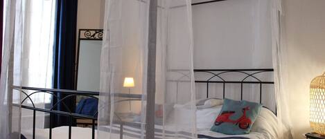 2 bedrooms
