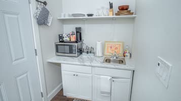 Apartment (2 Bedrooms) | Private kitchen | Fridge, microwave, oven