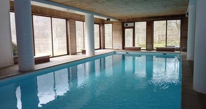 3-room duplex, sleeps 6, pets allowed, near slopes