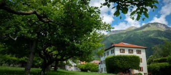 Villa Perale- Apartment in villa with park on the slopes of the Dolomites