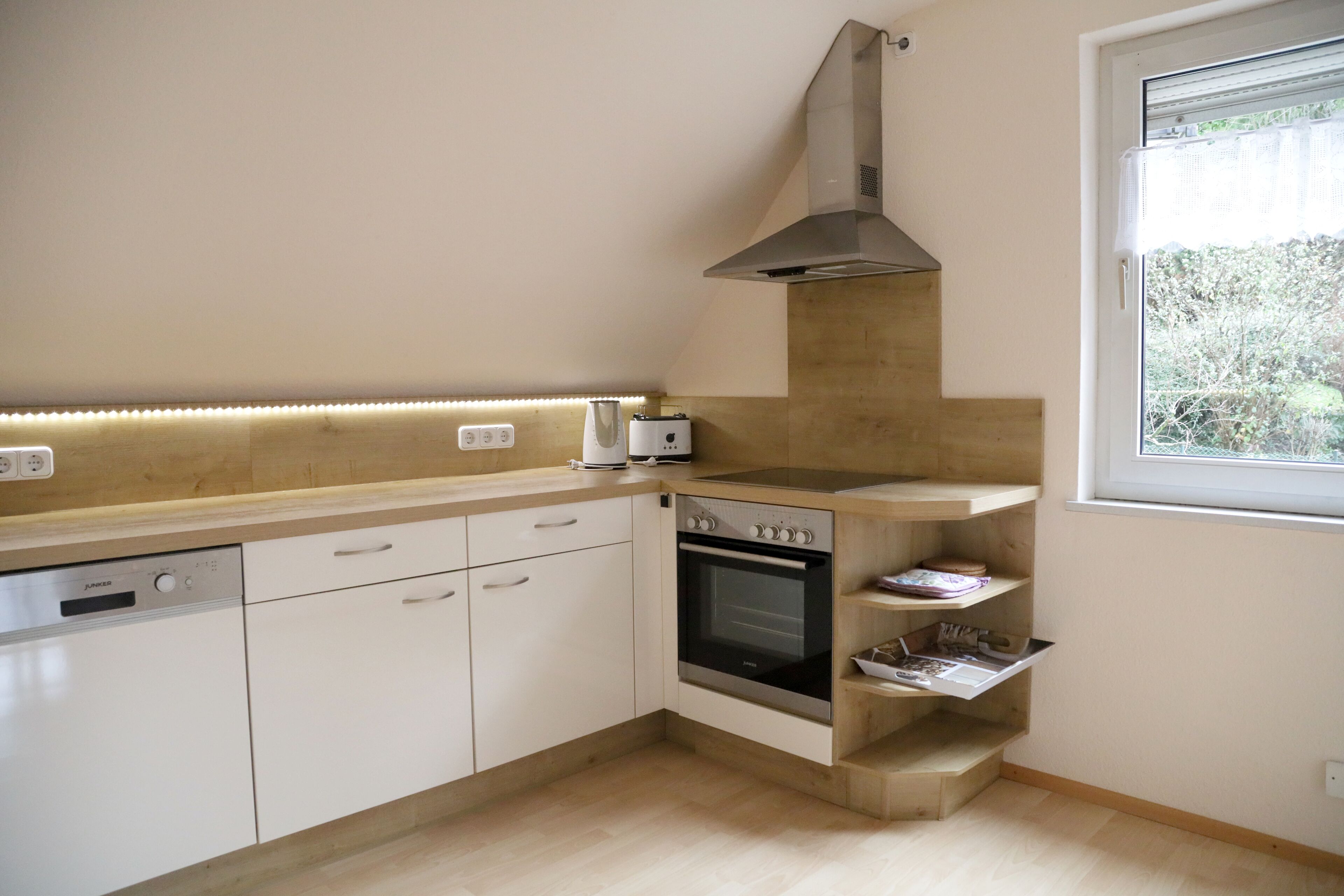 Kühlschrank, Ofen, Herdplatte, Geschirrspüler