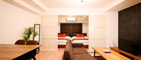 Superior Apartment, Non Smoking, 202 | In-room dining