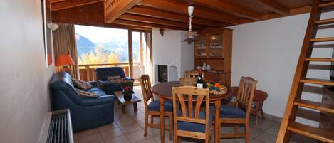 Télévision, cheminée