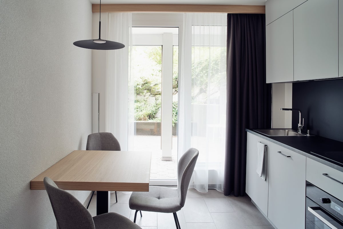 basic studio suite | private kitchen