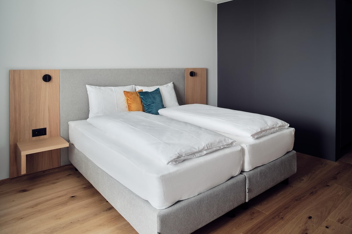 Comfort Double or Twin Room | In-room safe, desk, free WiFi