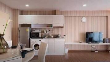 Deluxe Condo | 2 bedrooms, premium bedding, Select Comfort beds, individually decorated