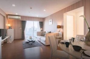 デラックス コンドミニアム | 2 室のベッドルーム、高級寝具、セレクト コンフォート製ベッド、客室ごとに異なる装飾