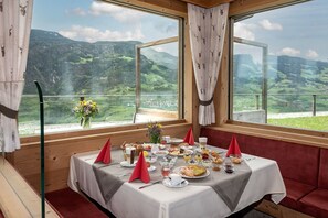 Dining - Holiday Apartment “Sonnenschein” near Seiser Alm with Mountain View & Balcony (Kastelruth)