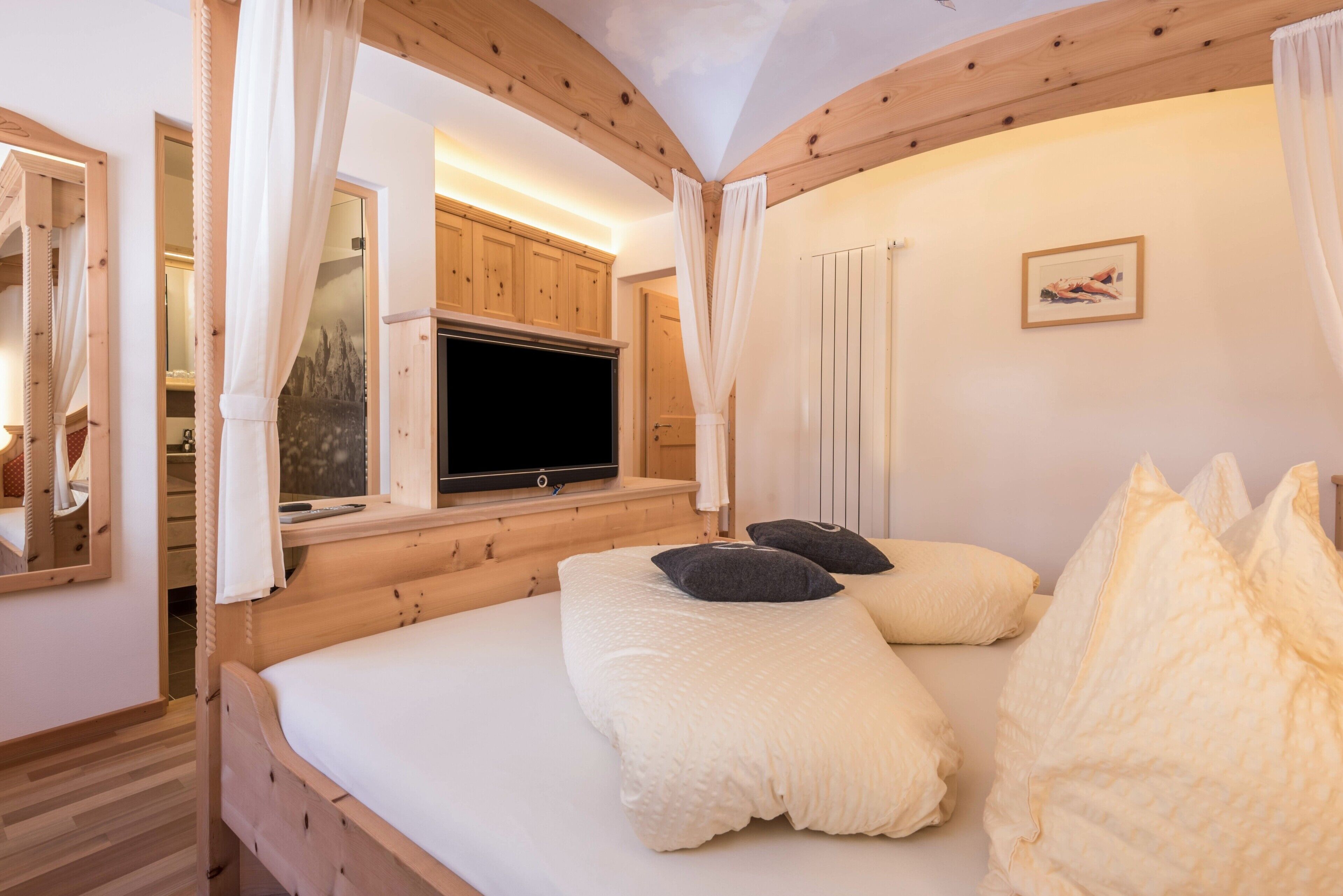 2 室のベッドルーム、WiFi (無料)、ベッドシーツ