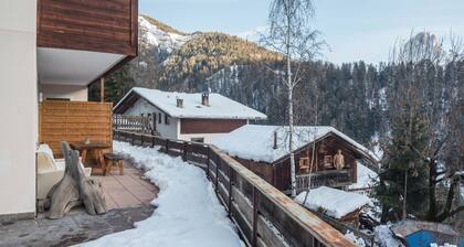 Cosy Apartment “Ulrica” with Mountain View, Wi-Fi, Balcony & Terrace