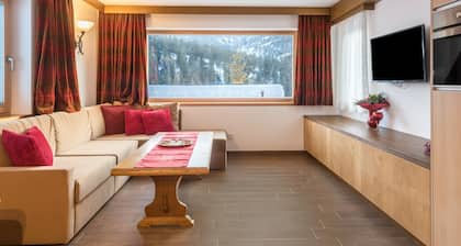 Cosy Apartment “Alexandra” with Mountain View, Wi-Fi, Balcony & Terrace