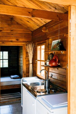 Bungalow | Private kitchenette - Beautiful Village Bungalow (Aristotelis)