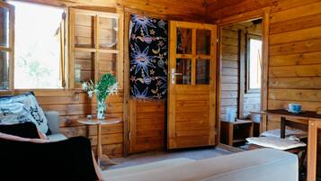 Bungalow | Living room | Flat-screen TV