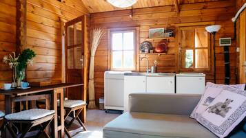 Bungalow | Living room | Flat-screen TV
