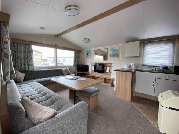 Living room - 2-bed Self Catering Caravan in Millom (Millom)