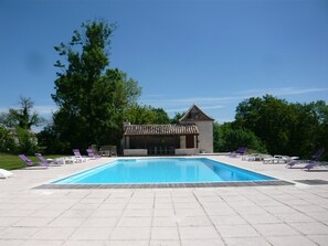 Piscine extérieure, piscine chauffée