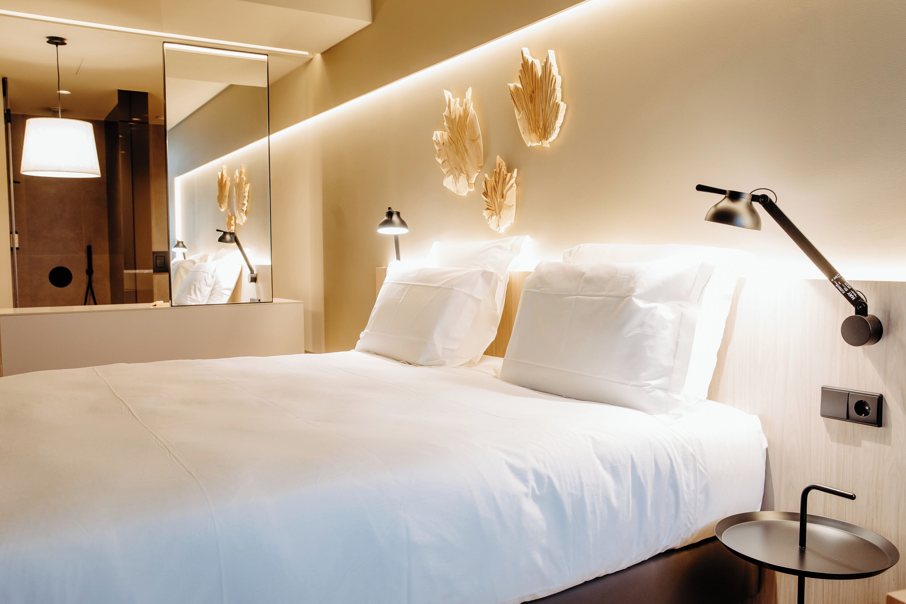 superior room, 1 king bed | minibar, in-room safe, desk, laptop workspace