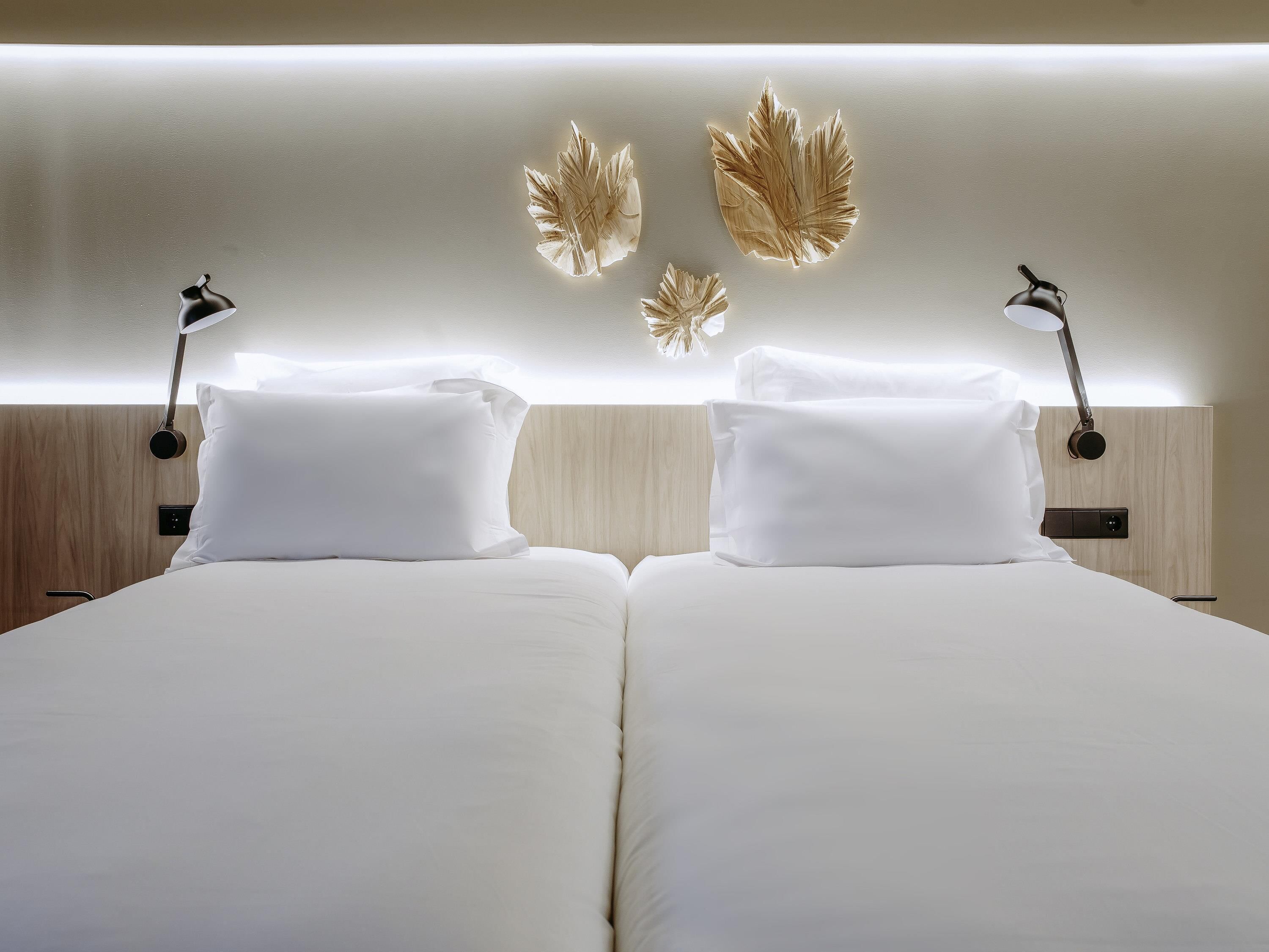 Superior Twin Room, 2 Twin Beds | Minibar, in-room safe, desk, laptop workspace