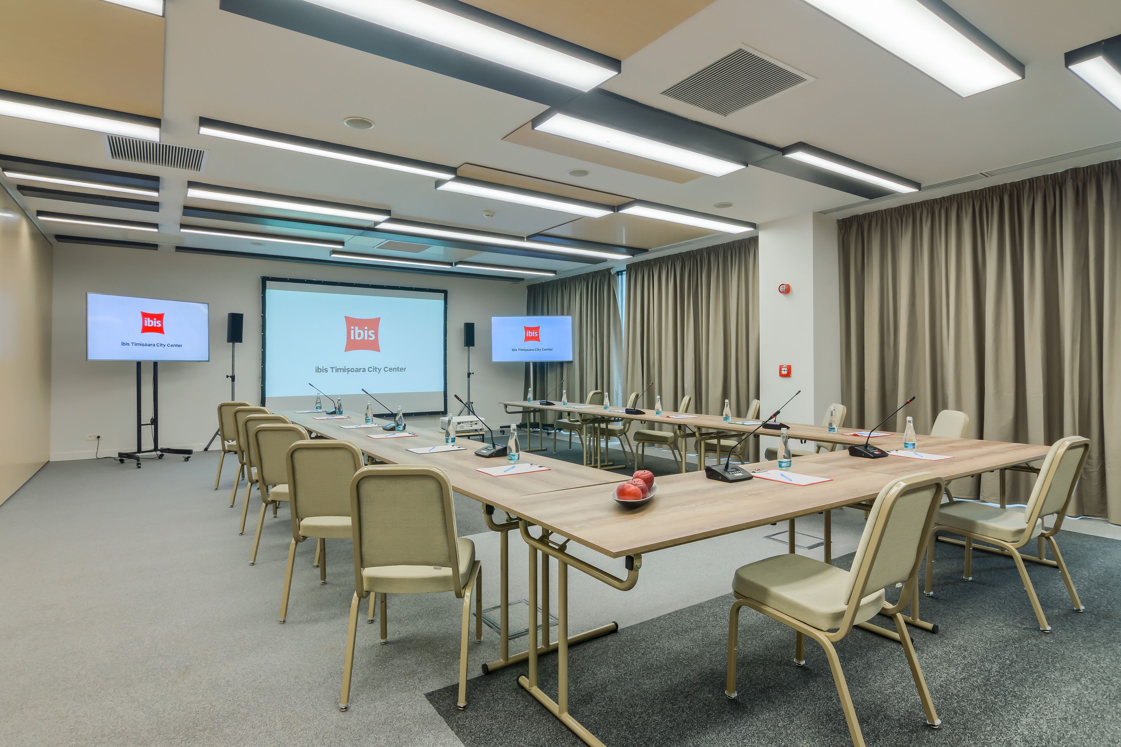 104-inch lcd tv with satellite channels, tv