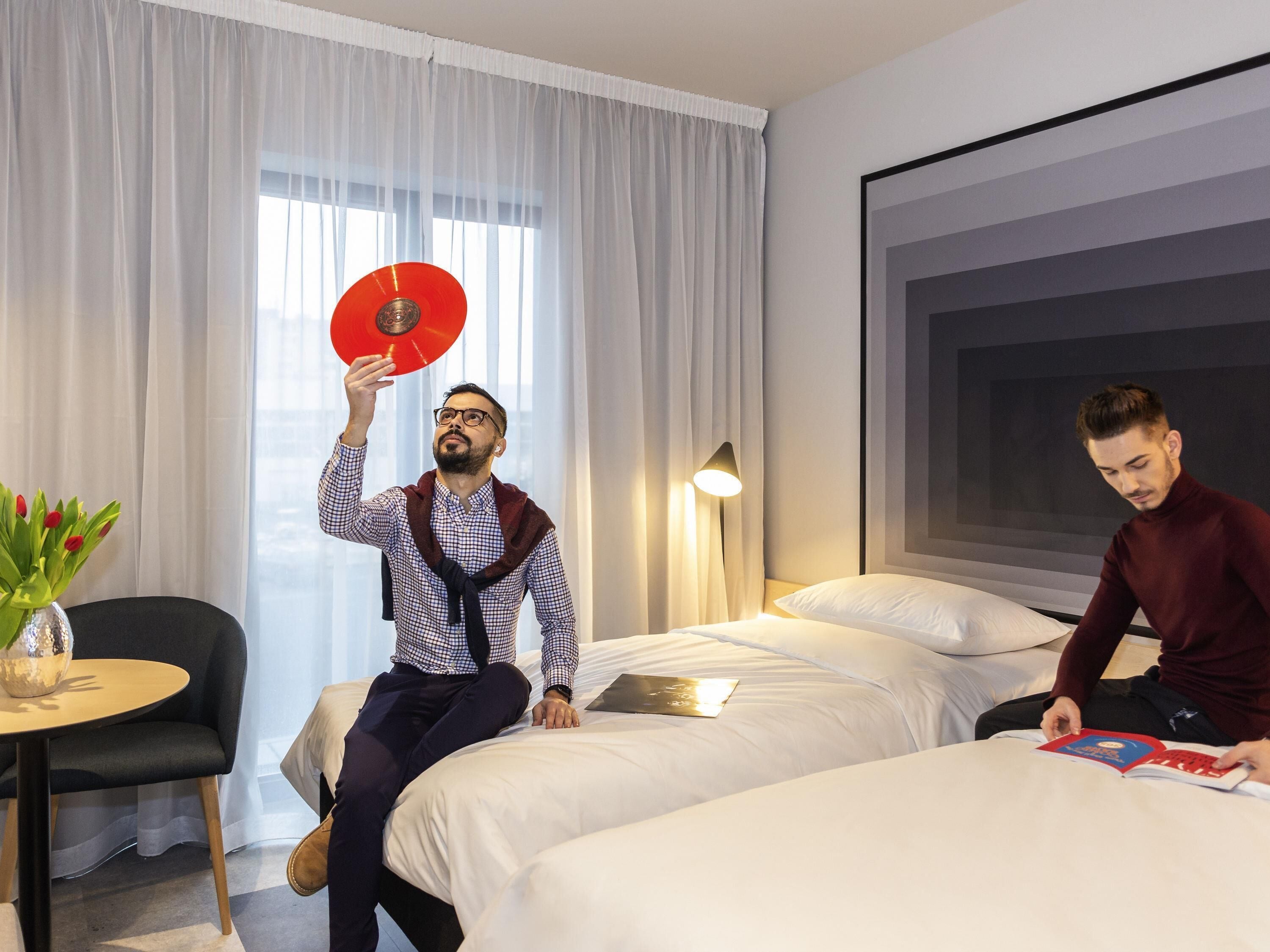 Minibar, két bảo mật tại phòng, bàn, màn/rèm cản sáng 