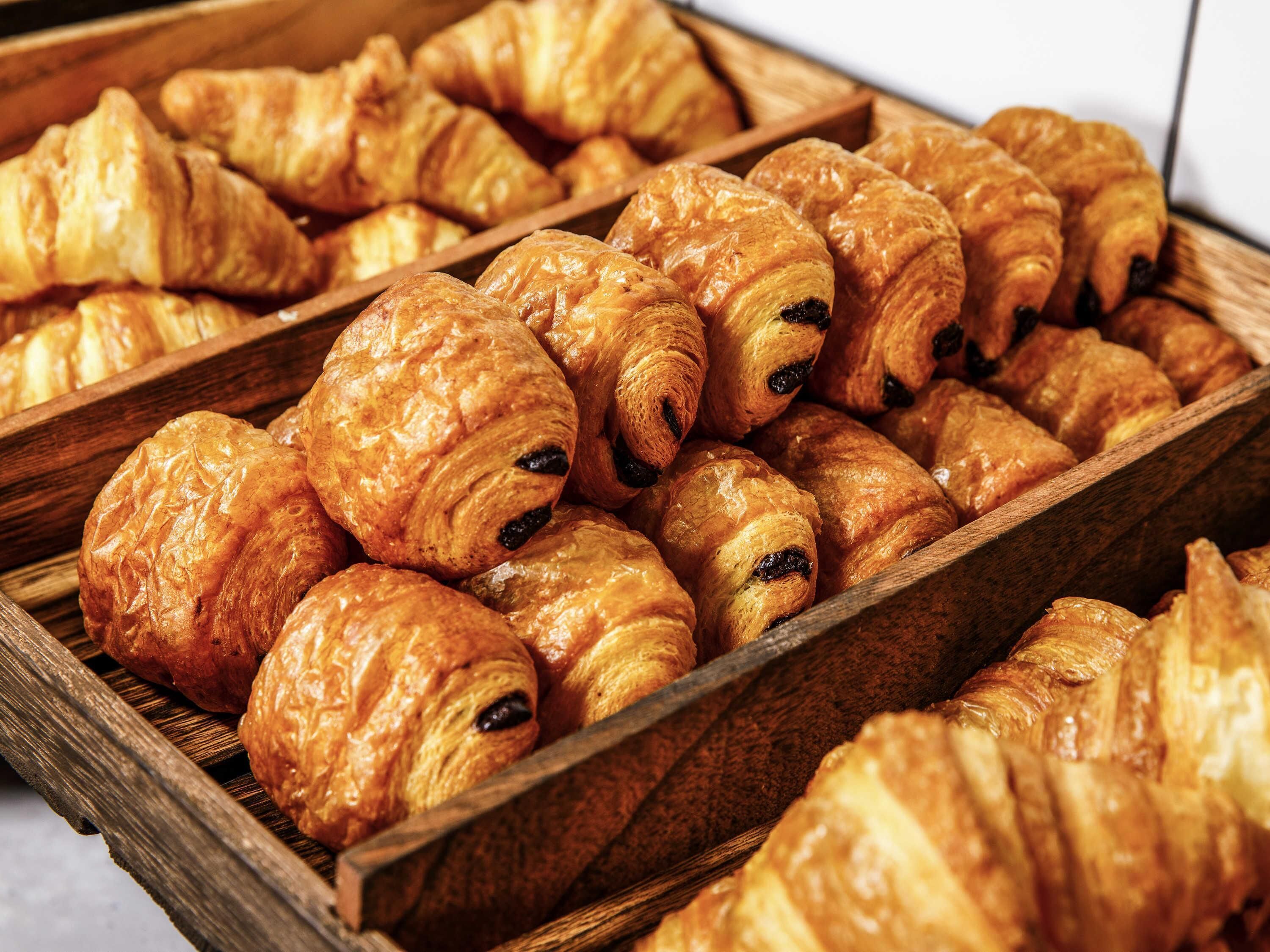 daily buffet breakfast (ron 55 per person)