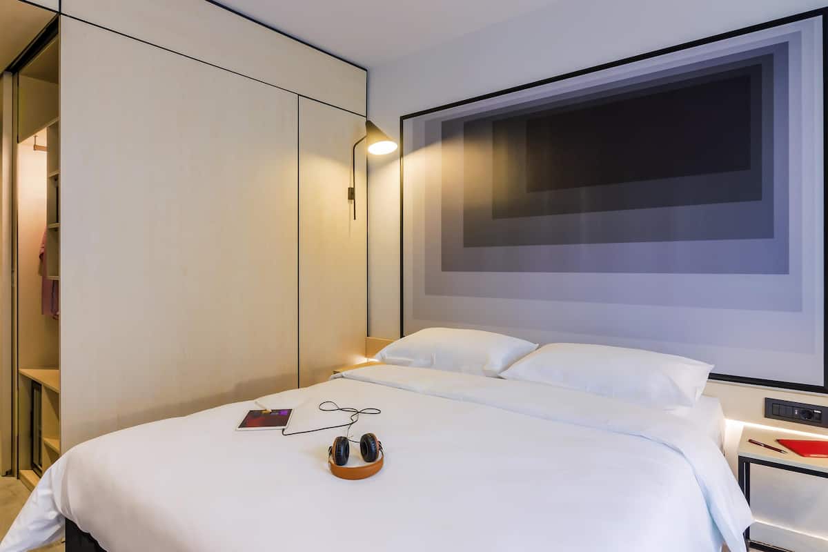 Minibar, in-room safe, desk, blackout curtains