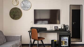 Privilege, Zimmer, 1 Doppelbett und Schlafsofa | Minibar, Schreibtisch, laptopgeeigneter Arbeitsplatz