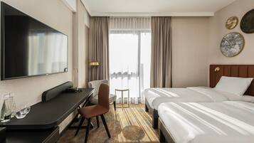 Superior Twin Room, 2 Single Beds | Minibar, desk, laptop workspace, soundproofing
