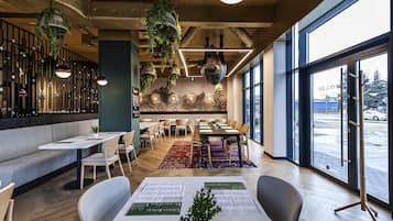 Lobby lounge
