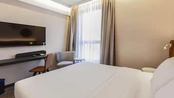 Habitación estándar, 1 cama matrimonial | Minibar, escritorio, espacio para trabajar con laptop y insonorización