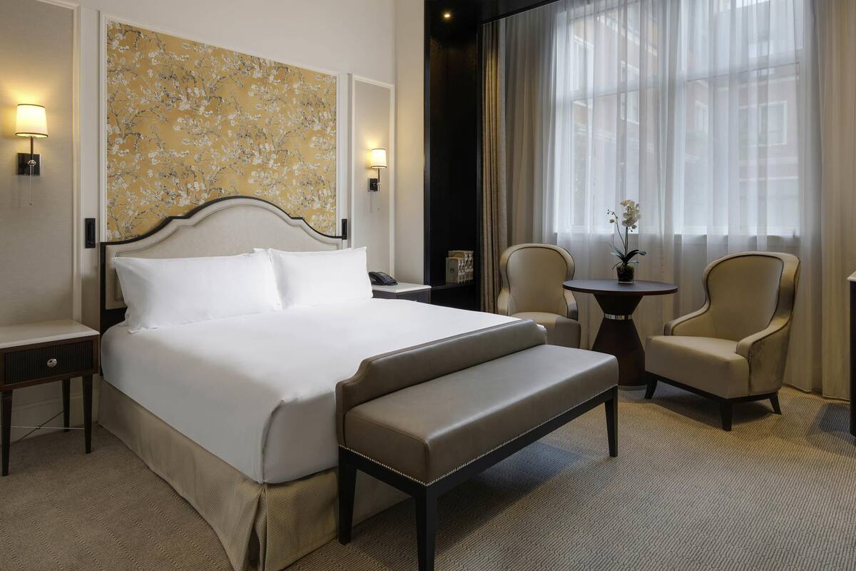 Fairmont King, Standard Room, 1 Katil Raja (King) | Peralatan tempat tidur hipoalergenik, bar mini, meja, kalis bunyi 