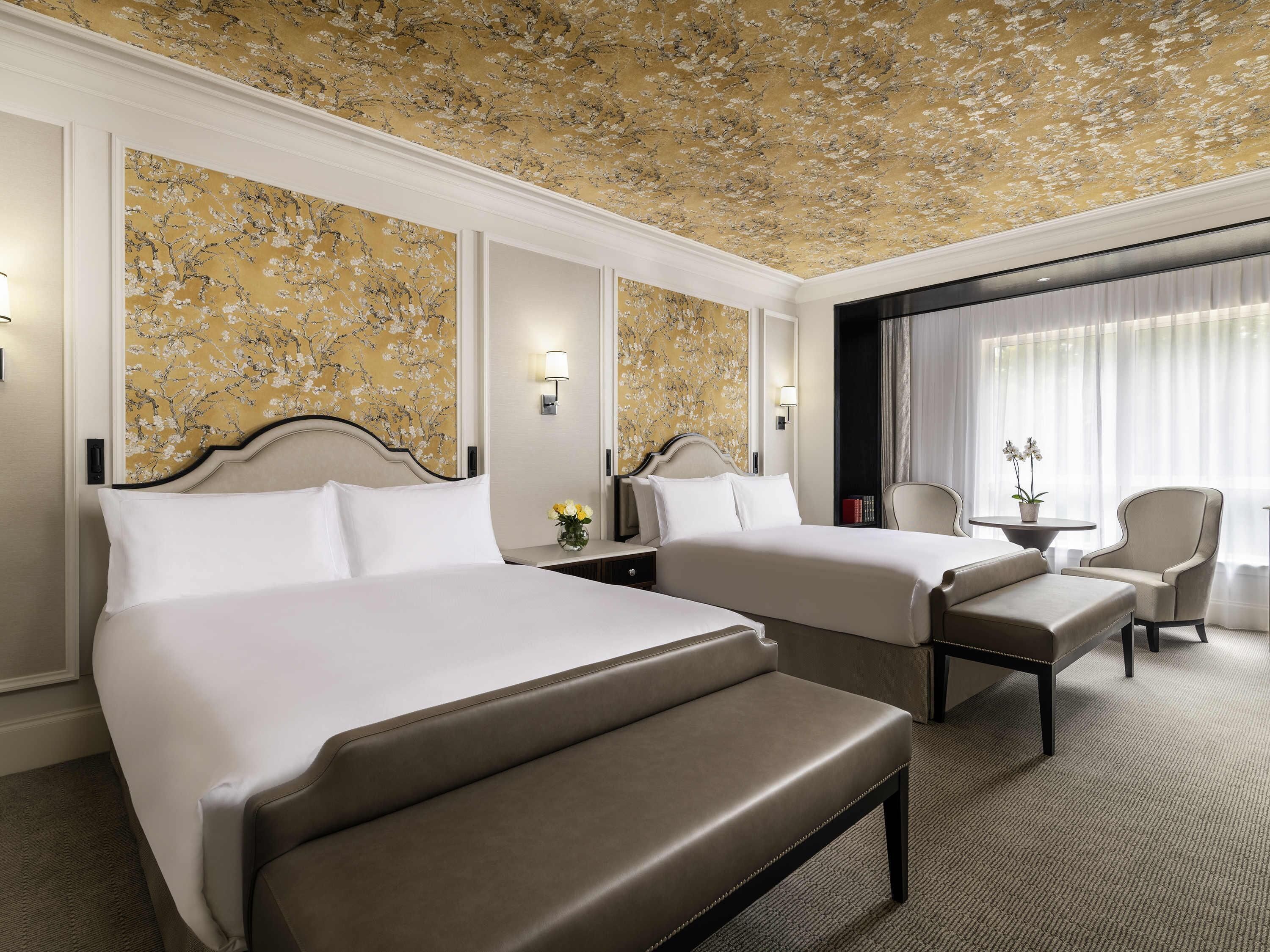 Deluxe Room, 2 Katil Kelamin (Double) | Peralatan tempat tidur hipoalergenik, bar mini, meja, kalis bunyi 