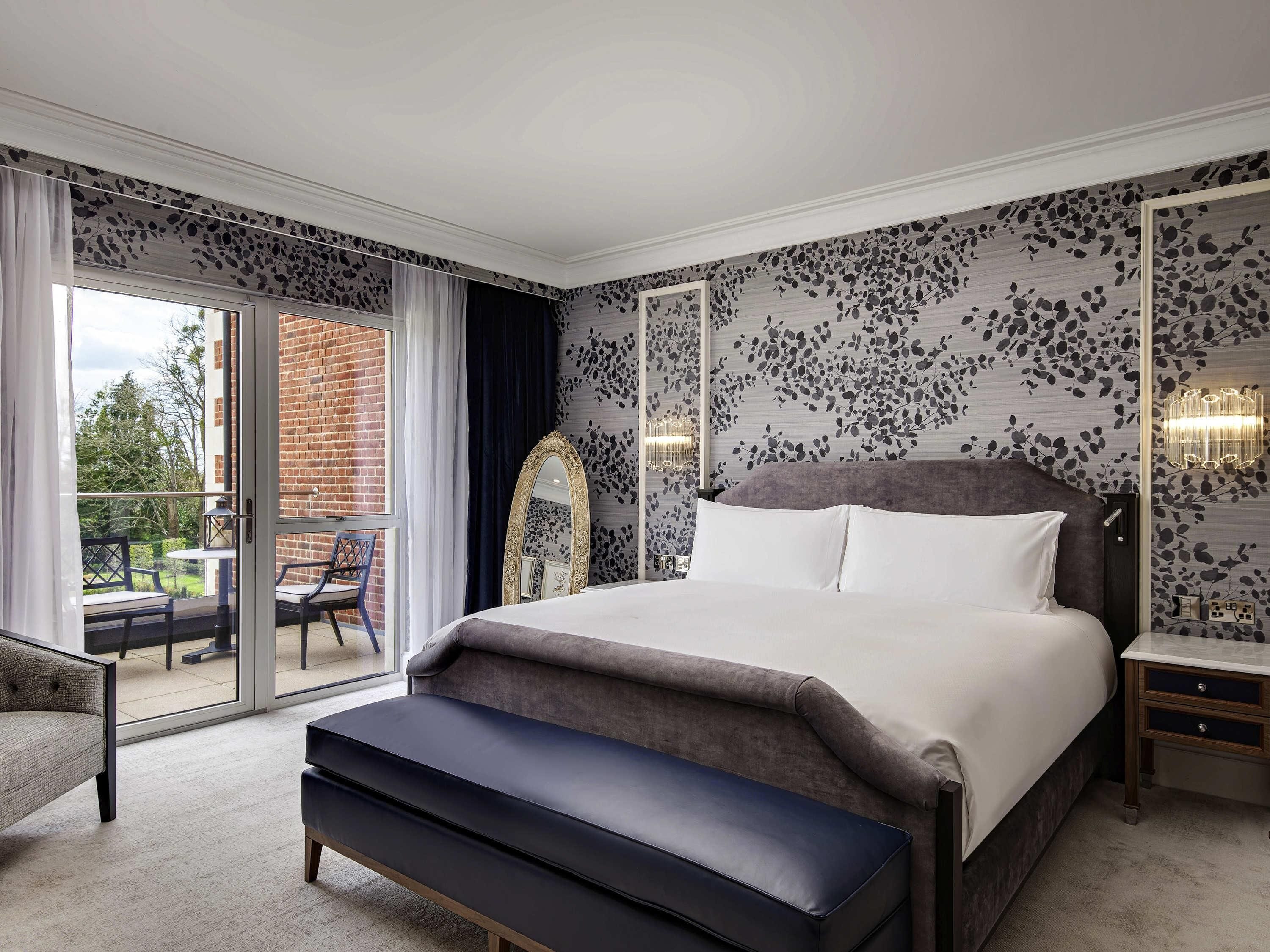 Suite Signature, 1 chambre, balcon | Literie hypoallergénique, minibar, bureau, chambres insonorisées