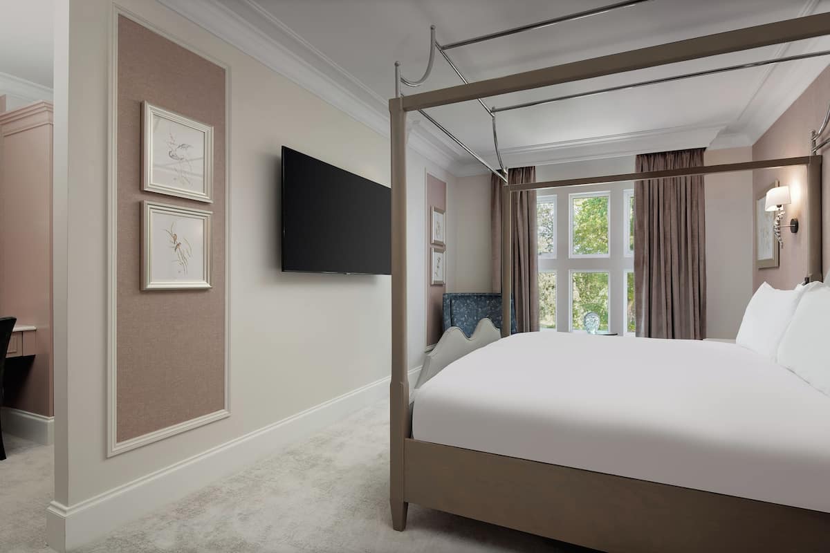 Suite Luxe, 2 chambres | Literie hypoallergénique, minibar, bureau, chambres insonorisées